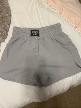 Lulu Mac Women's Light Gray Shorts